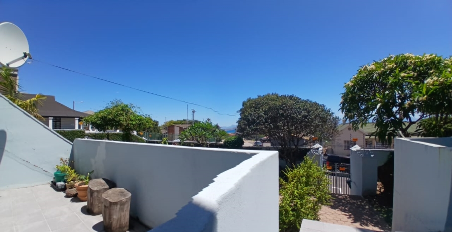 2 Bedroom Property for Sale in Mossel Bay Central Western Cape